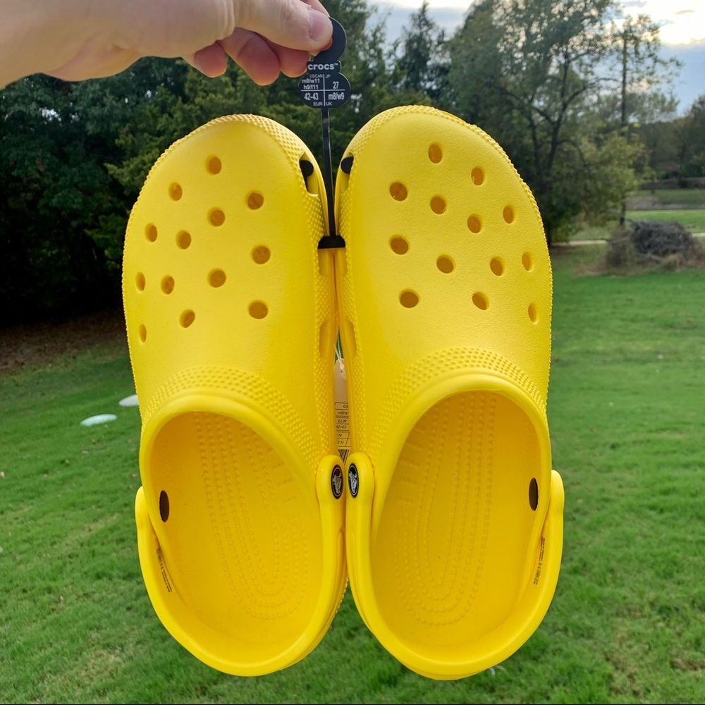 Crocs Classic Clog ‘Lemon’ Yellow Size 9M / 11W *NWT*